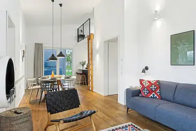 Image de Magnifique maison de vacances privée avec piscine, bain à remous, Wifi, Tv et terrasse