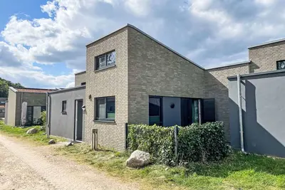 Image de Belle maison de vacances privée avec bain à remous, Wifi, piscine, Tv et terrasse