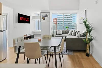 Image de Downtown Luxury High-Rise | City Views & King Bed