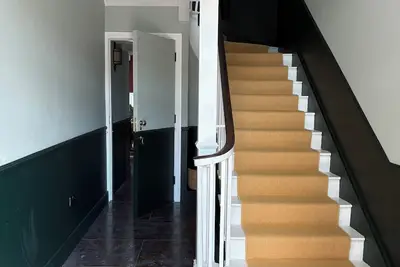 Image de Renovated historical Portumna Flat- sleeps 8