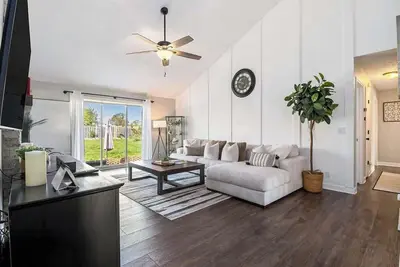 Image de Central Omaha Luxury Close to everything &King bed