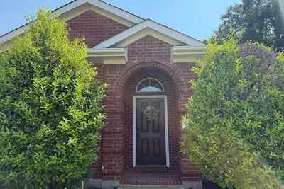 Image de Pet-friendly 4-bedroom + Office