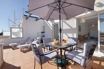Image de Appartement 'T1 2d Apt. Flor de Sal' avec terrasse privée, Wi-Fi et climatisation