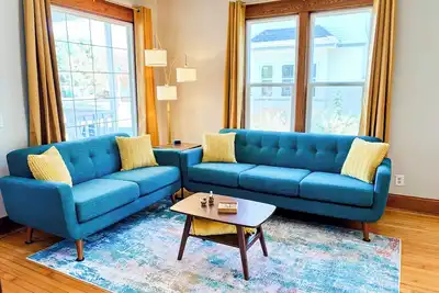 Image de Pac-Man House: Spacious 4-bedroom house in charming Oshkosh