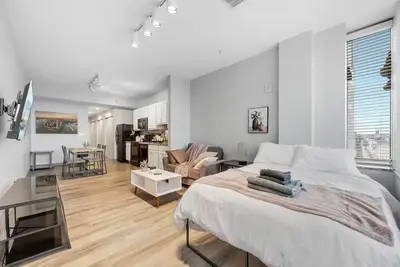 Image de Dt · Gym · Pet Friendly · 1 Bus to Clinic or Csu