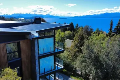 Image de Calido depto con vista estilo Patagonico en Bariloche