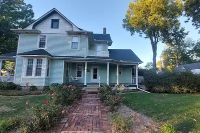 Image de Charming peaceful getaway 3 bedrooms 2 bath lovely porches serene secluded patio