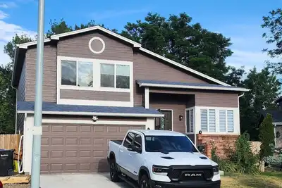 Image de Cozy mid-point between Denver and the Rockies