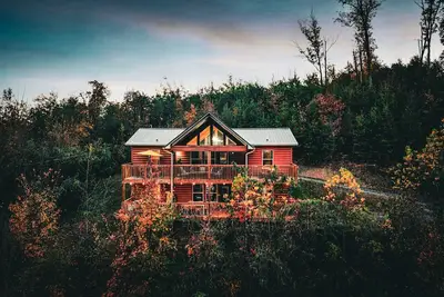 Image de New Dollywood Cabin! 4mi To Park With Fresh Design