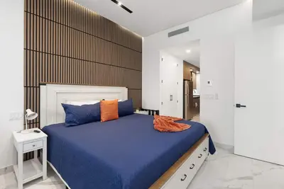 Image de Encantame Soleil studio lock off sleeps 4