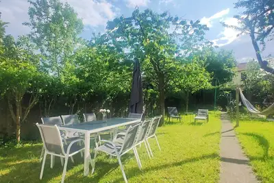 Image de Villa près de Paris-Parc des expositions et d'aéroport, Disneyland Stade France