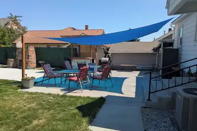 Image de 4-bdrm house in charming area close to H. School, Convention Ctr, Rup Activities