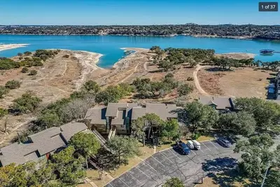 Image de Lake Views, Golf, Amenities, Austin Getaway