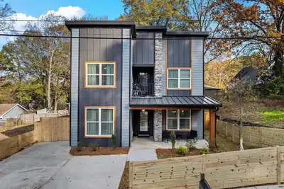 Image de Modern Home Near Mercedes-Benz & Downtown Atl