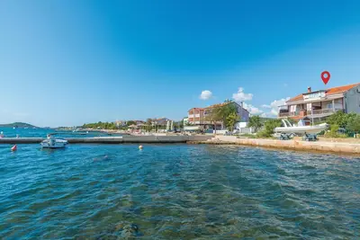 Image de Superbe appartement à Turanj avec Wi-Fi