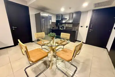 Image de Stylish 2bd Condo with River View