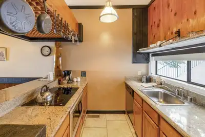 Image de South Lake Tahoe 2 bd, 2 ba Condo, Ridge Sierra