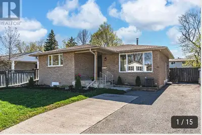 Image de Cozy bungalow walking distance from Georgian College. One minute walk!