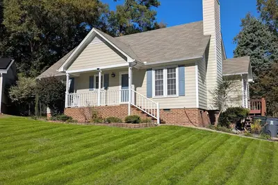 Quiet Cul-de-sac Oasis - Close to Unc & Duke