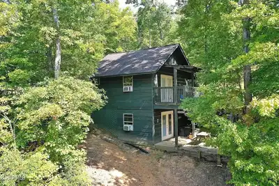 Image de Treestand Cabin at Gap Creek Cabins