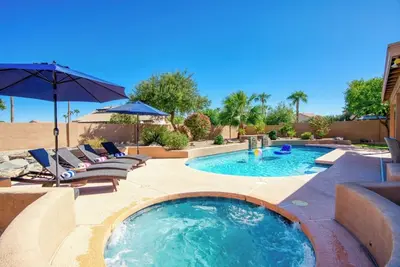 Image de Upscale Phoenix Abode: Walk to South Mountain Park