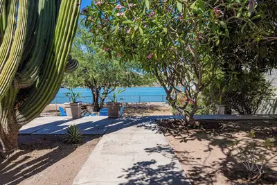 Image de Ocean front casa! Amazing views, jump into the water! Central location w/ wifi!