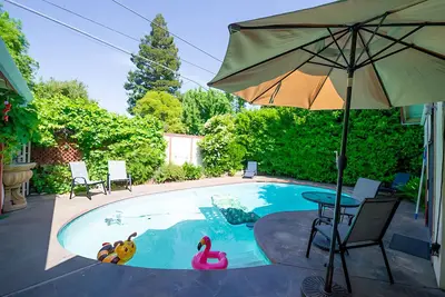 Image de Stylish 3br/3ba Pool Retreat w/Game Room