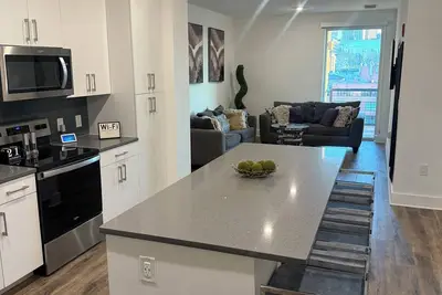 Image de Luxury Highrise apartment in fabulous Atlanta - central location