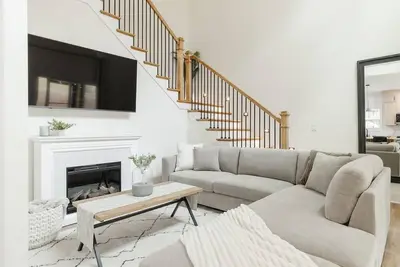 Image de Lakeside Haven- Lake Hartwell, Sleeps 8