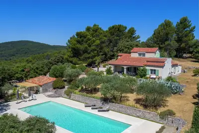 Image de Villa avec vue panoramique et grande piscine