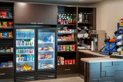 Image de Family-Friendly Suites Near Overland Park Arboretum and Trails