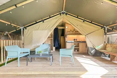 Image de Retraite confortable sous tente à Kesteren