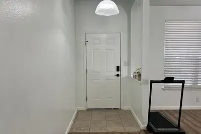 Image de 3-bedroom house in fabulous Helotes with Ac