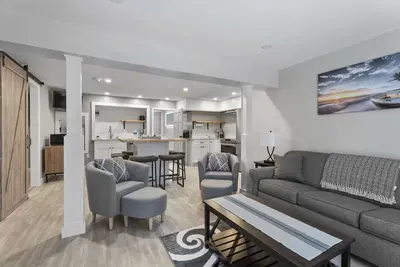 Image de One-Bedroom Apartment with Private Back Yard & Nearby Beach Access