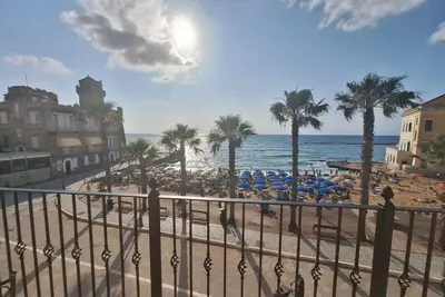 Image de Seafront apartment in S. Maria di Castellabate with private terrace 6 places