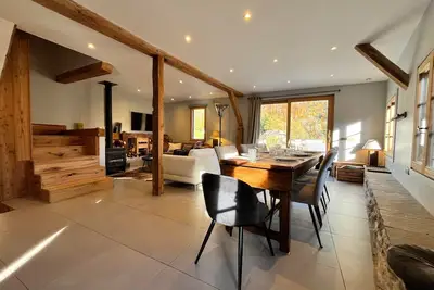 Image de Chalet rénové à Samoëns, proche centre, skis-bus