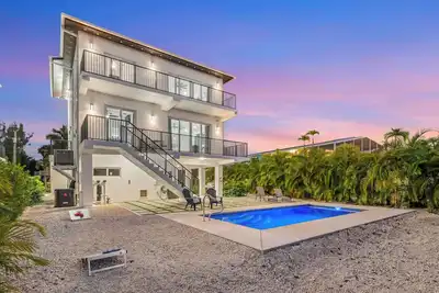 Image de Isla Luna ~ Waterfront Oasis ~ Pool ~ Dock~ Kayaks