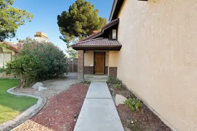 Image de Entire Sw 3bedroom 2. 5bath house with Kingsize bed Bakersfield family-friendly