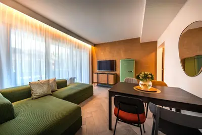 Image de 739g goldfinger+suites I Apartment Extraordinary 1