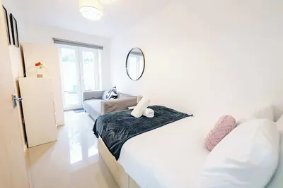 Image de 2 Bedrooms - Fast Wifi - Near the City Centre