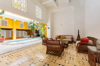 Image de Stylish 2br Escape in the Historic Walled City