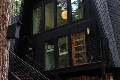 Image de Blackhouse Hideaway Luxury Forest Escape + Hot Tub