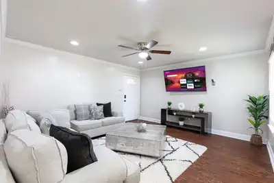 Image de Walk to At&T Stadium! Globe Life Park Texas Live!