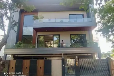 Image de Designer 6 bedroom luxury villa with roof top bar & garden in heart of Gurugram