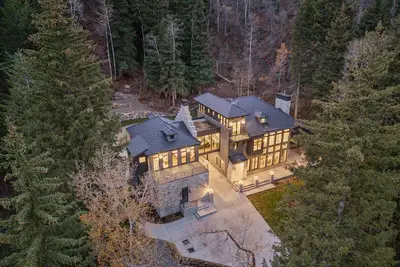 Image de Pont de Rêves: Luxe Sundance Riverfront Chateau