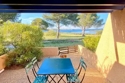 Image de Maison au bord de l'étang