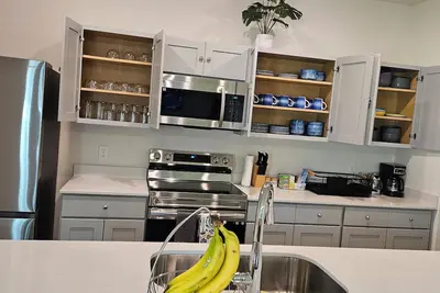 Image de Spacious 4br/3ba Duplex with Crib: Perfect for Families & Groups