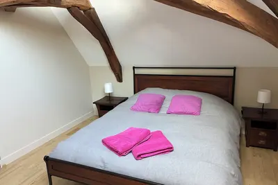 Image de Maison (12 personnes) à Jupilles, entre Le Mans et Tours, à 28km du Circuit.