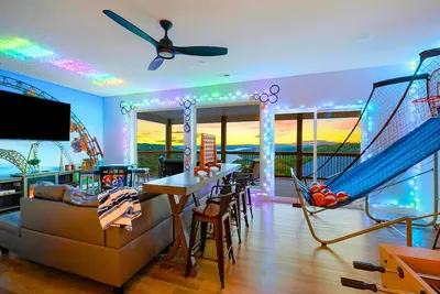 Image de Silver Dollar Theme 1mitoSDC LakeViews HotTub Games