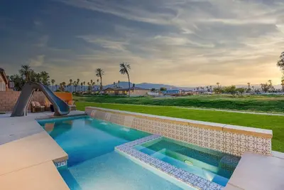 Image de Waterslide! Sun, Golf and Fun! Brand New Home! All the amenities!